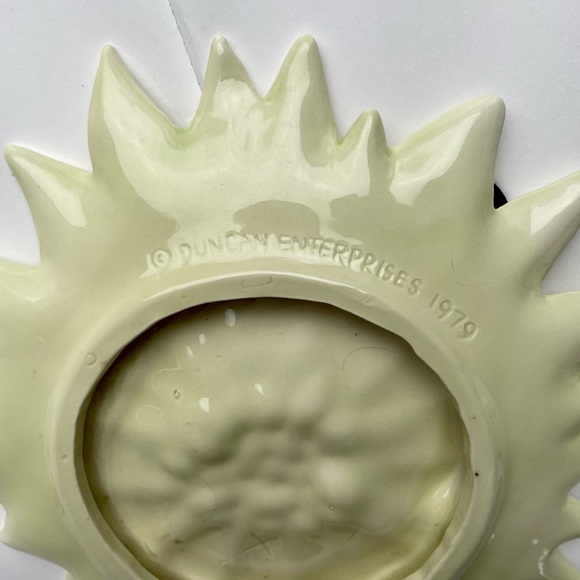 Duncan Poinsettia Plate and Bowls - Picture 7 of 11